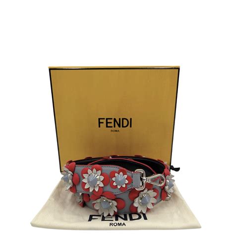 come portare tracolla fiori fendi